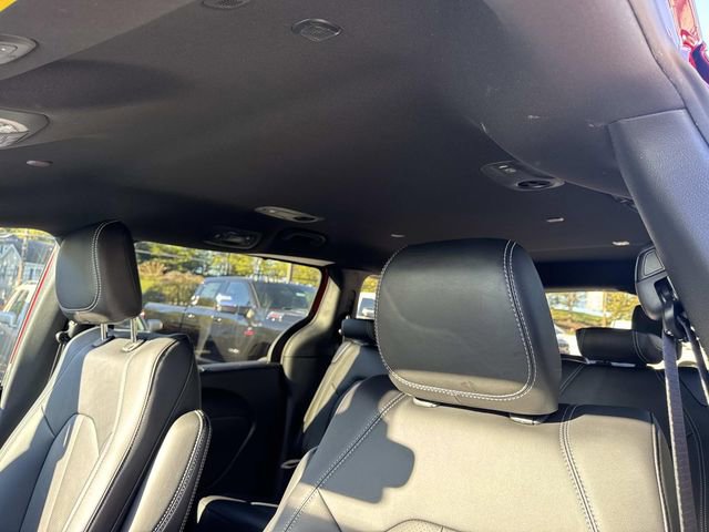 New 2026 Chrysler Pacifica Select image 12