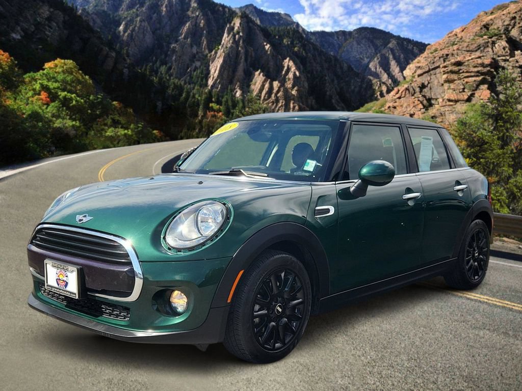 Used 2018 MINI Cooper 4-Door Hardtop FWD image 5