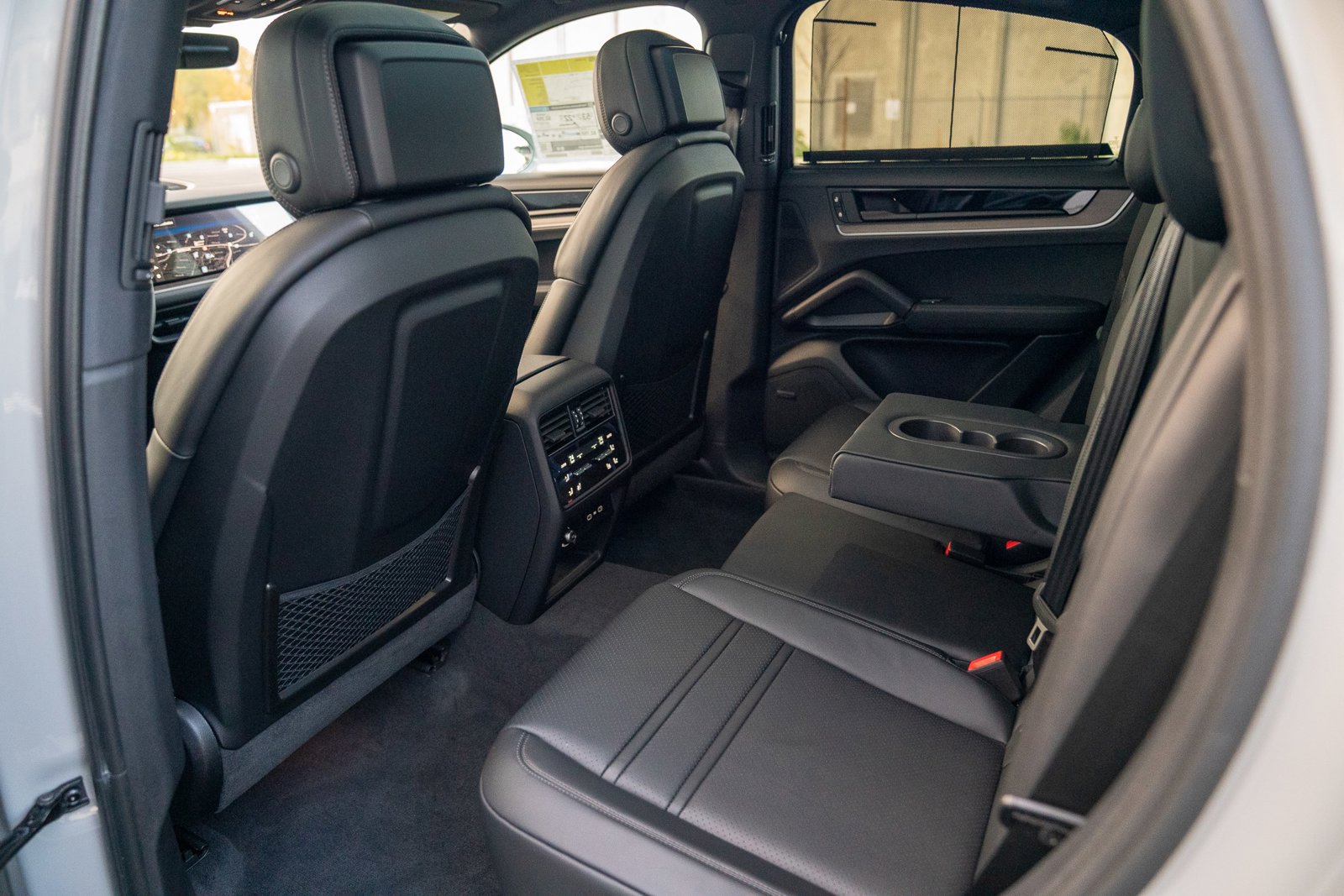 New 2026 Porsche Cayenne E-Hybrid Coupe AWD/4WD image 23