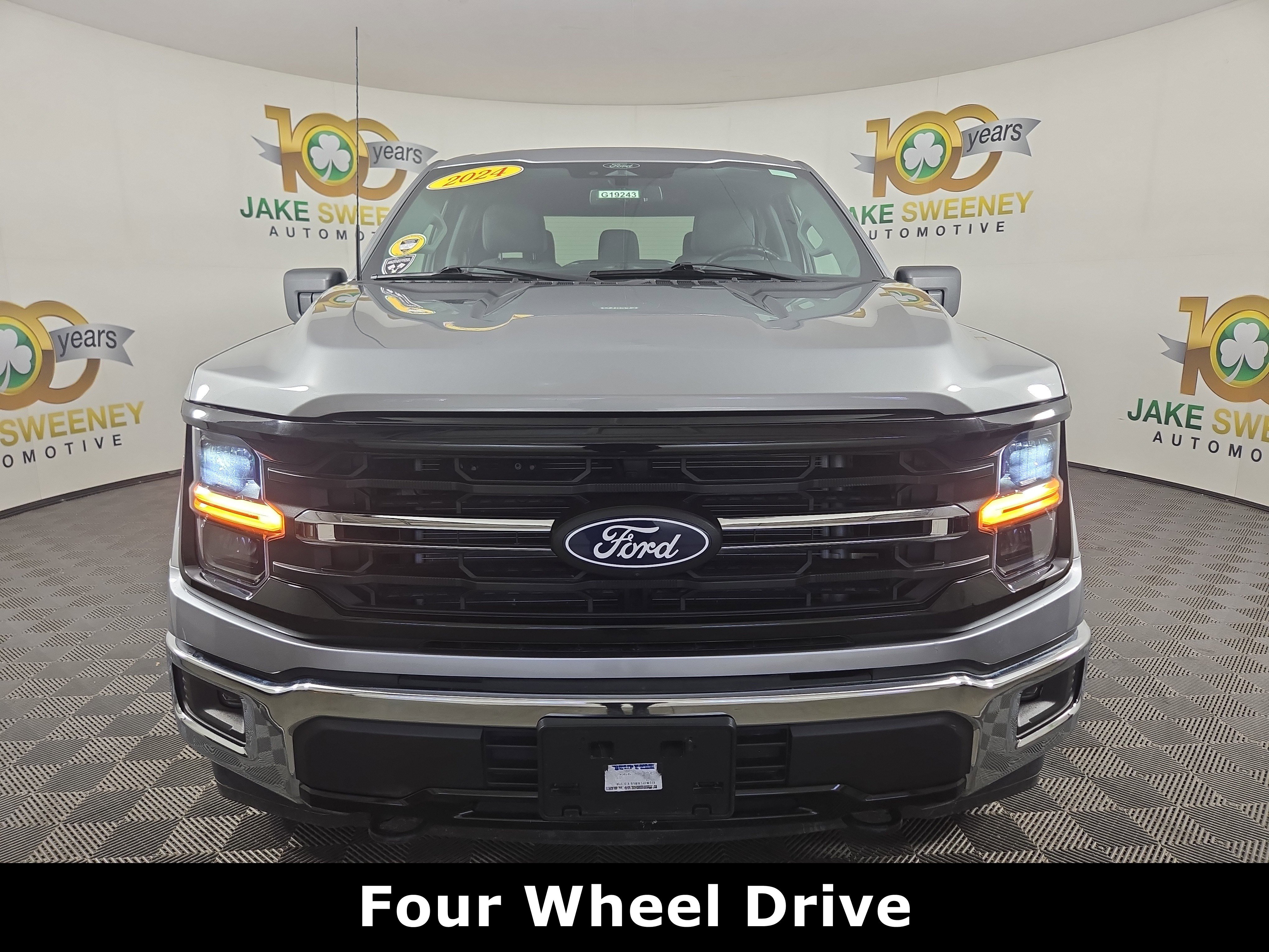 Used 2024 Ford F150 XLT w/ Tow/Haul Package image 2