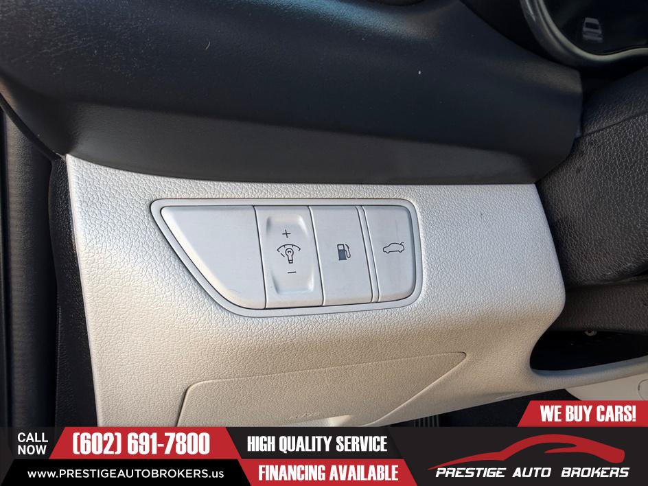Used 2022 Genesis G70 2.0T RWD image 22