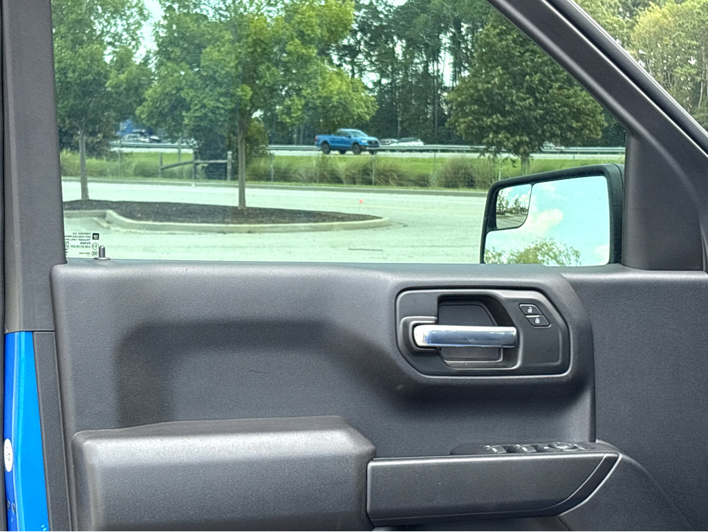 Used 2025 Chevrolet Silverado 1500 Custom image 11