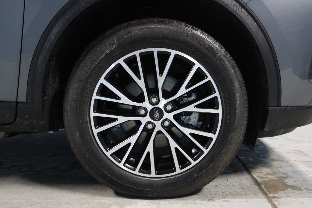 Used 2025 Ford Escape SE image 35