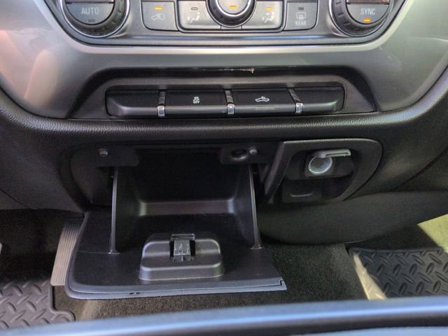 Used 2018 Chevrolet Silverado 1500 LT w/ LT Eassist Package AWD/4WD image 28