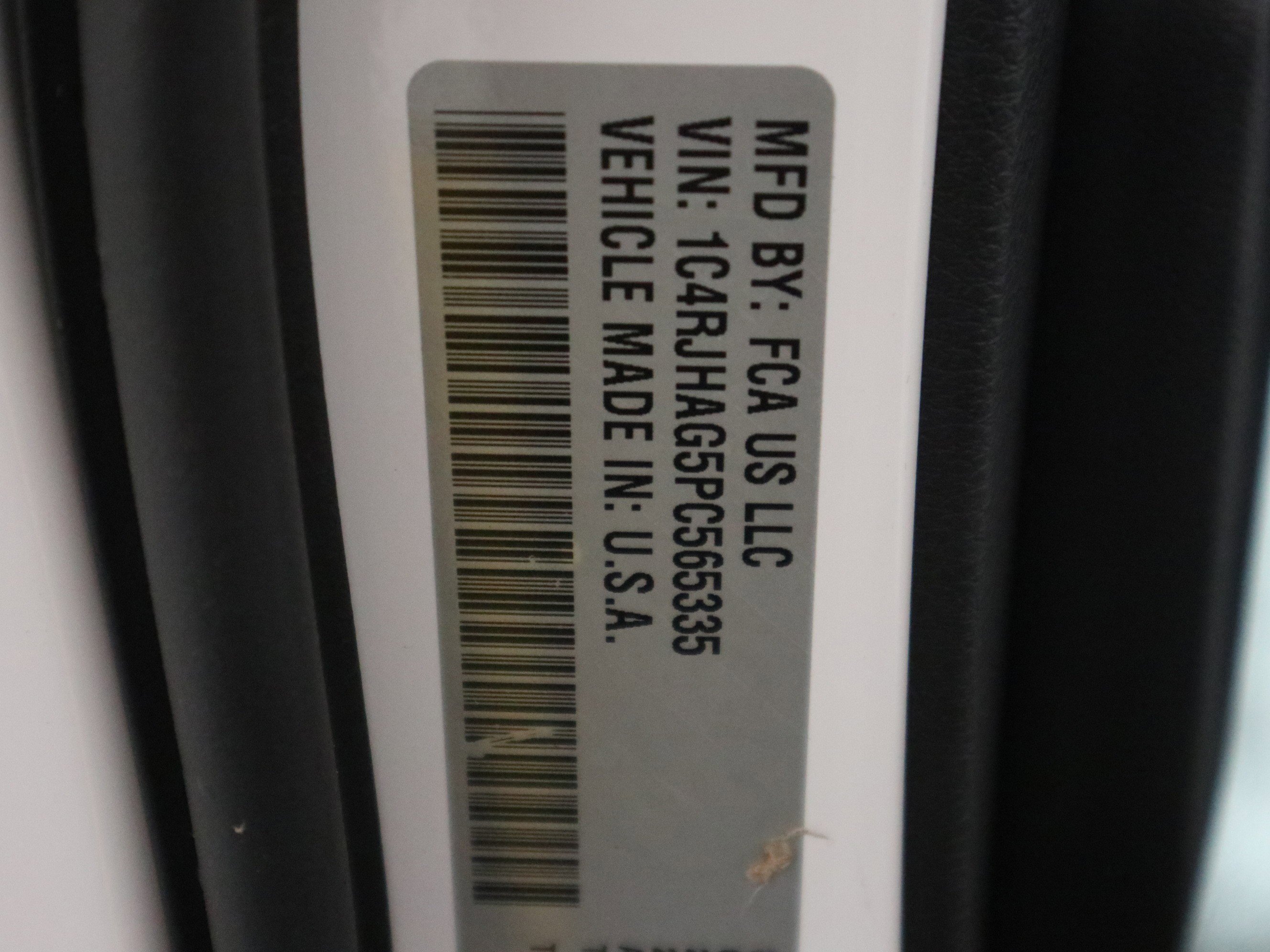 Used 2023 Jeep Grand Cherokee Altitude image 37