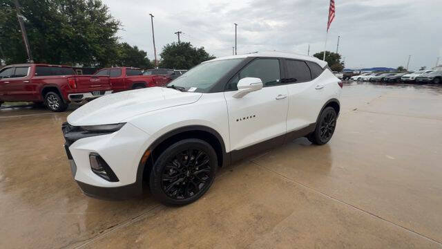 Used 2022 Chevrolet Blazer Premier w/ Enhanced Convenience Package FWD image 4