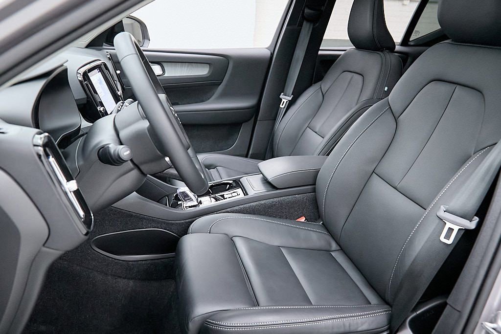 New 2026 Volvo XC40 B5 Plus w/ Protection Package Premier image 17