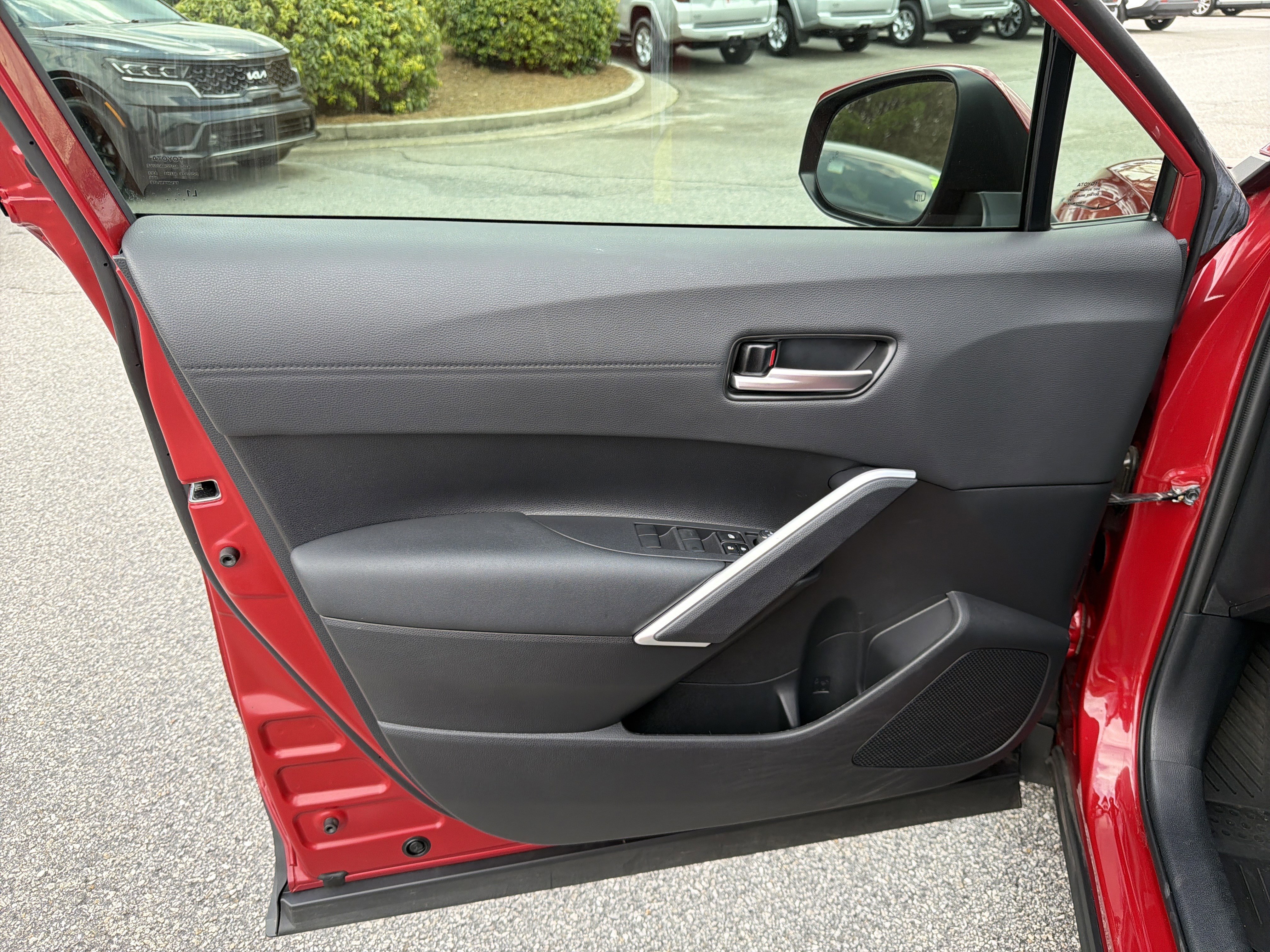 Certified 2023 Toyota Corolla Cross XLE image 21