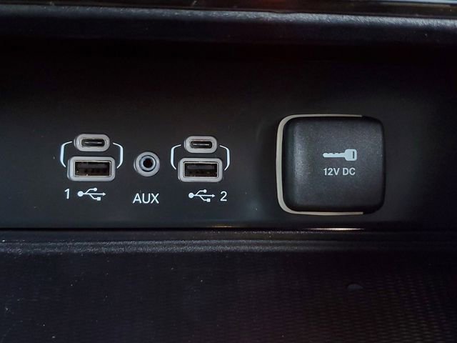 Certified 2025 Jeep Grand Cherokee Limited w/ Luxury Tech Group II RWD image 35