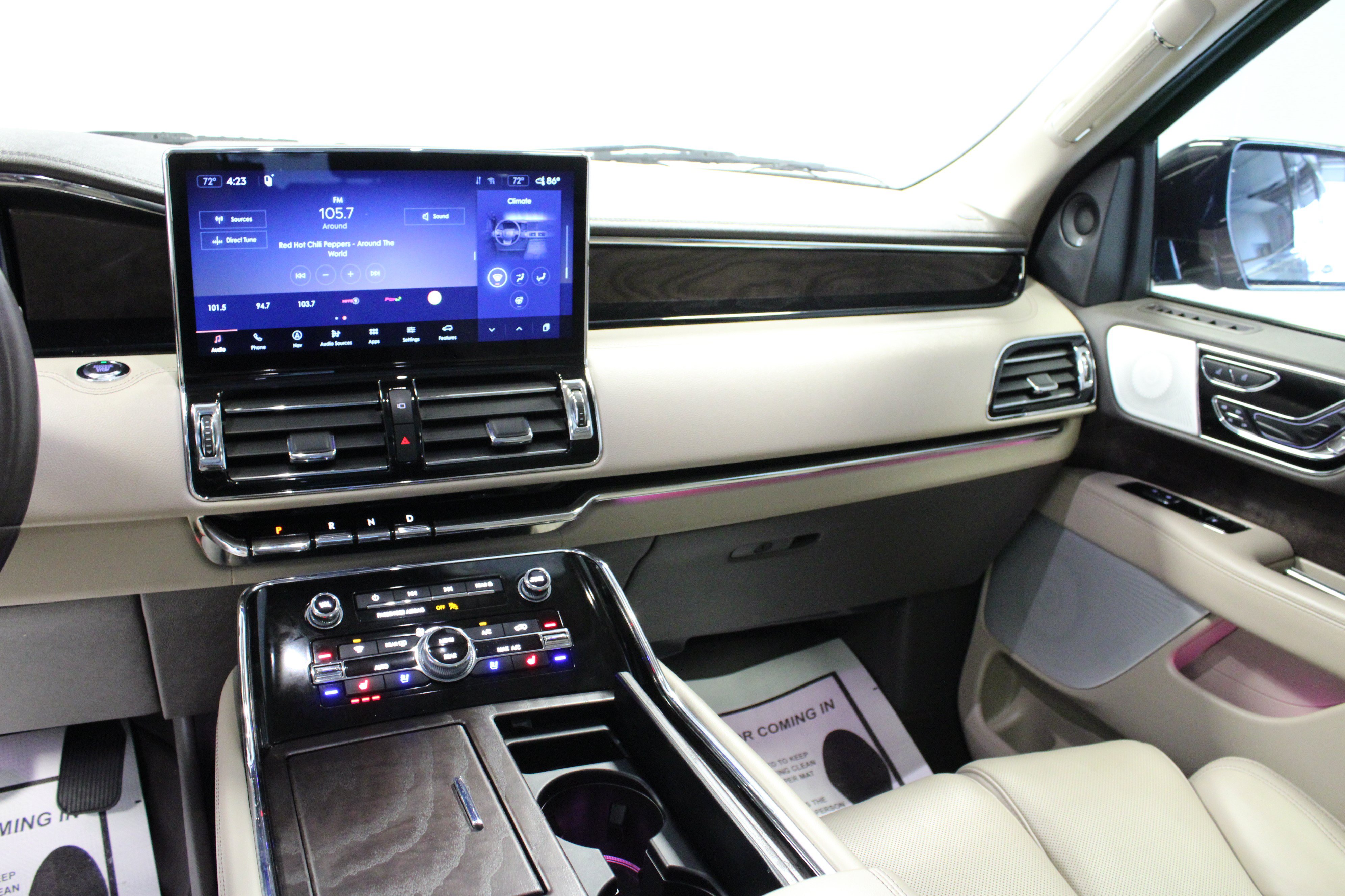 Used 2024 Lincoln Navigator L Reserve AWD/4WD image 20