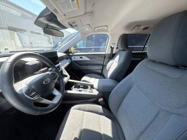 Used 2026 Ford Explorer Active AWD/4WD image 9