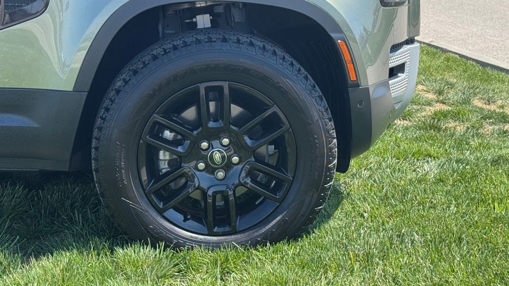 Used 2023 Land Rover Defender 110 S image 3