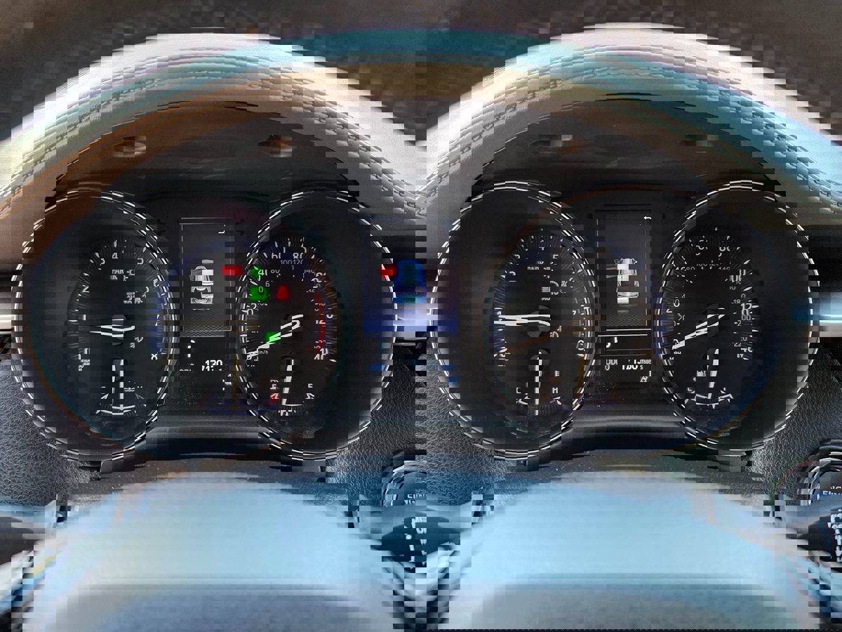 Used 2020 Toyota C-HR Limited FWD image 30