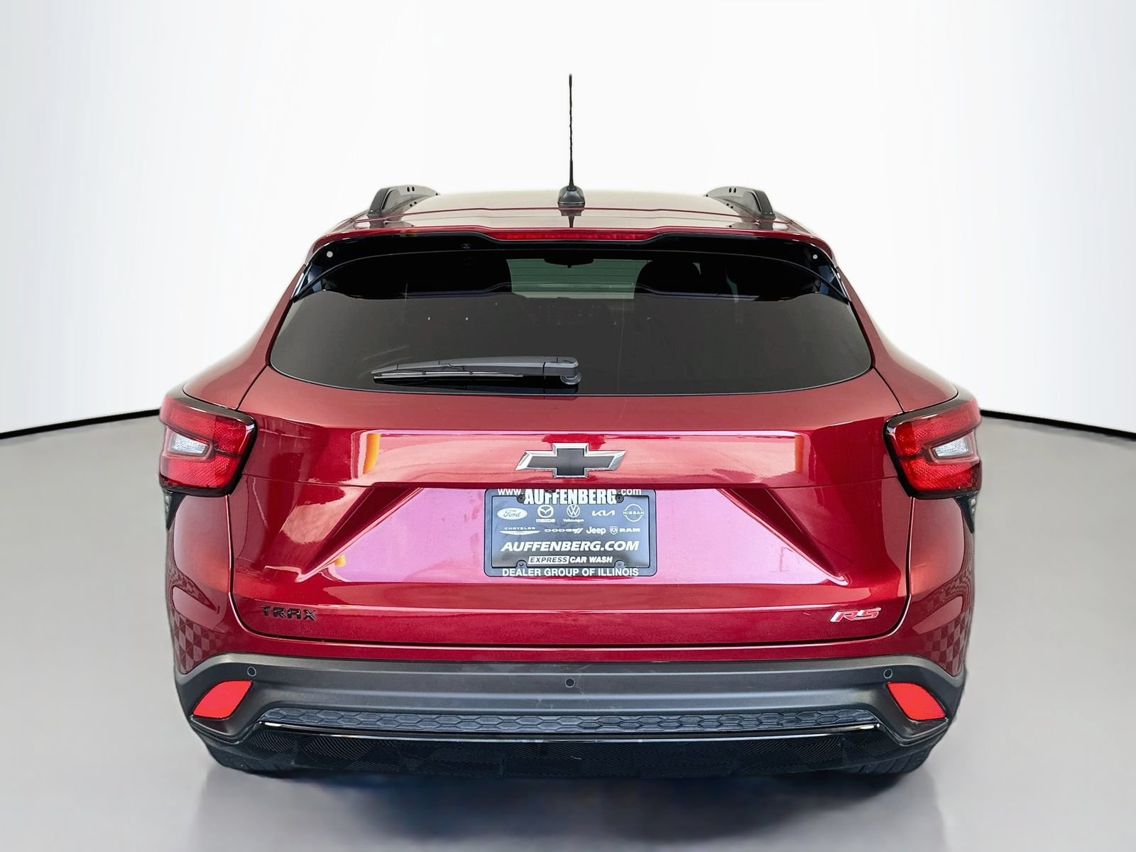 Used 2024 Chevrolet Trax RS w/ Sunroof Package FWD image 6