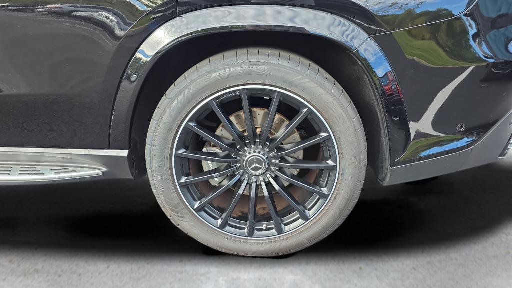 Used 2025 Mercedes-Benz GLS 63 AMG 4MATIC image 15