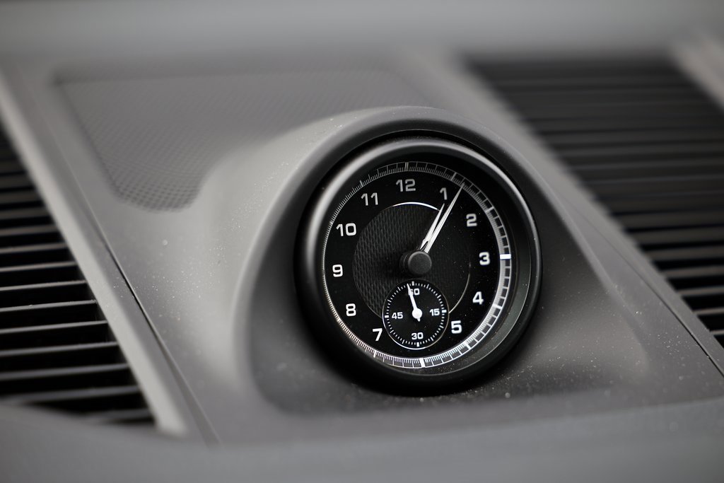 Certified 2024 Porsche Macan image 38