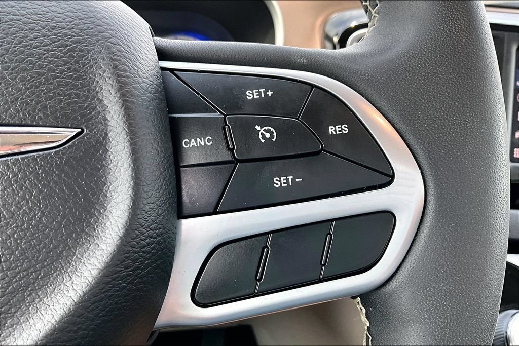 Used 2023 Chrysler Voyager LX FWD image 17