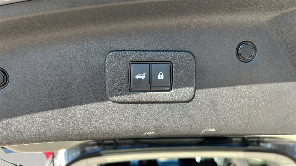 Used 2024 Nissan Armada Platinum w/ Captain's Chairs Package image 29