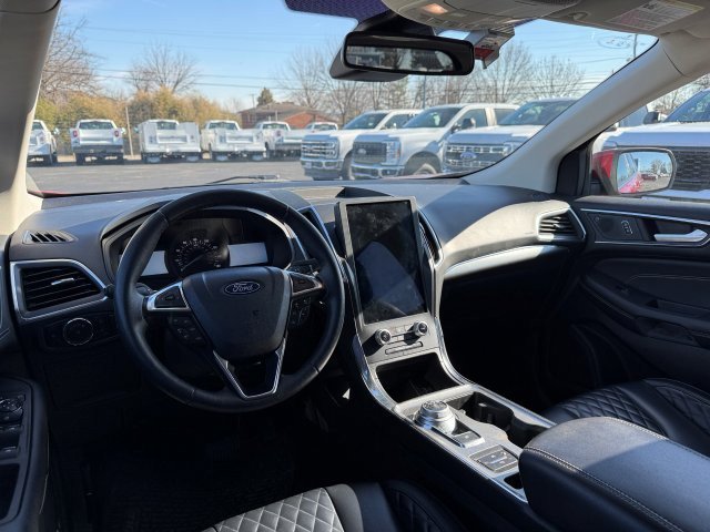 Used 2024 Ford Edge Titanium AWD/4WD image 17