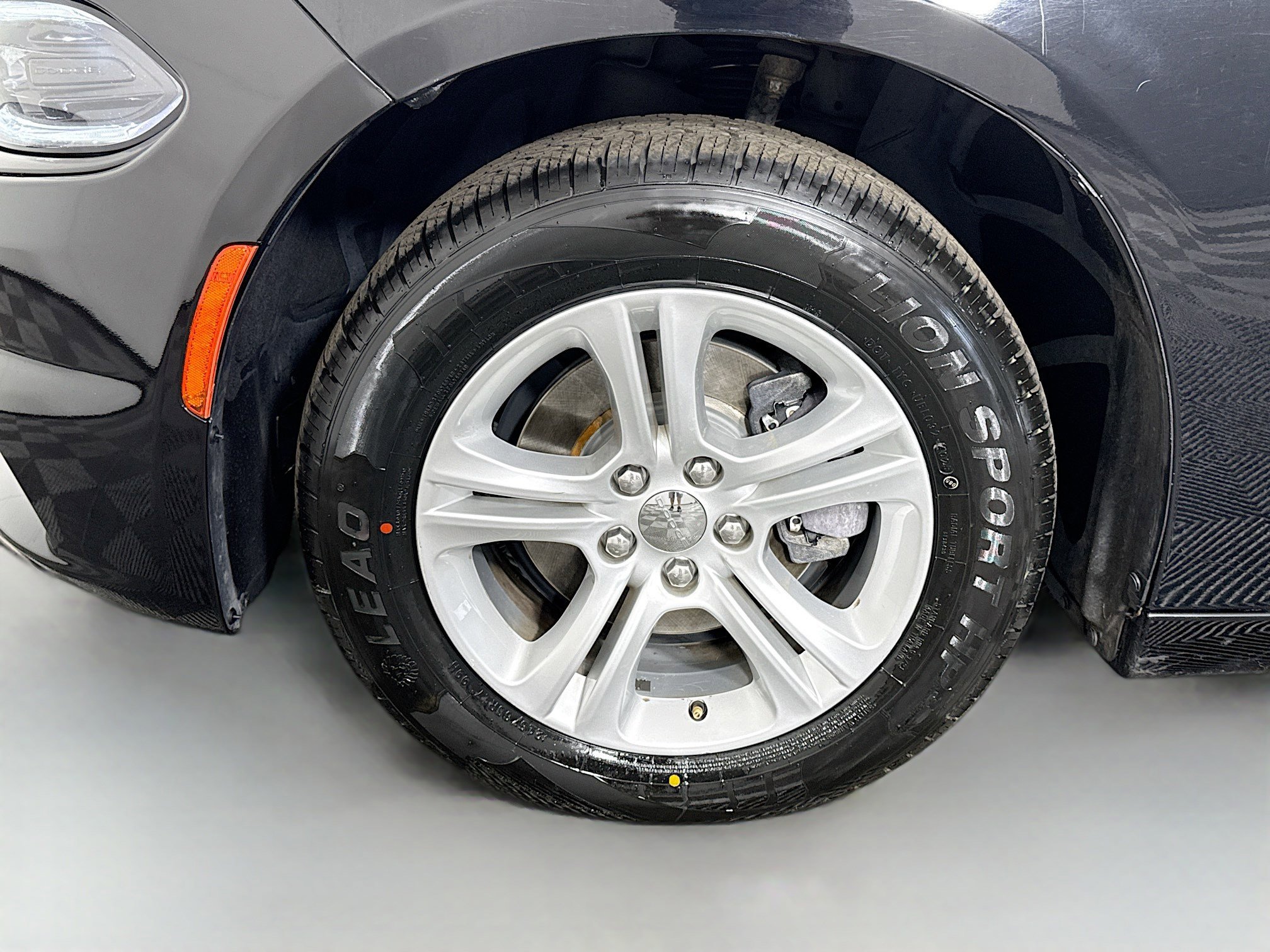 Used 2019 Dodge Charger SXT w/ Leather Interior Group image 38