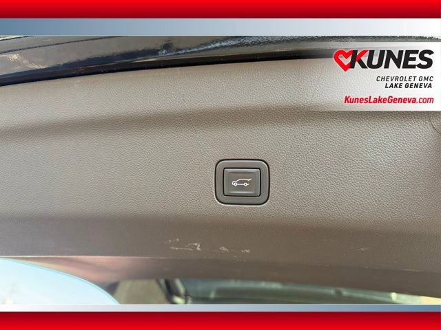 Used 2022 GMC Yukon Denali w/ Denali Premium Package image 28