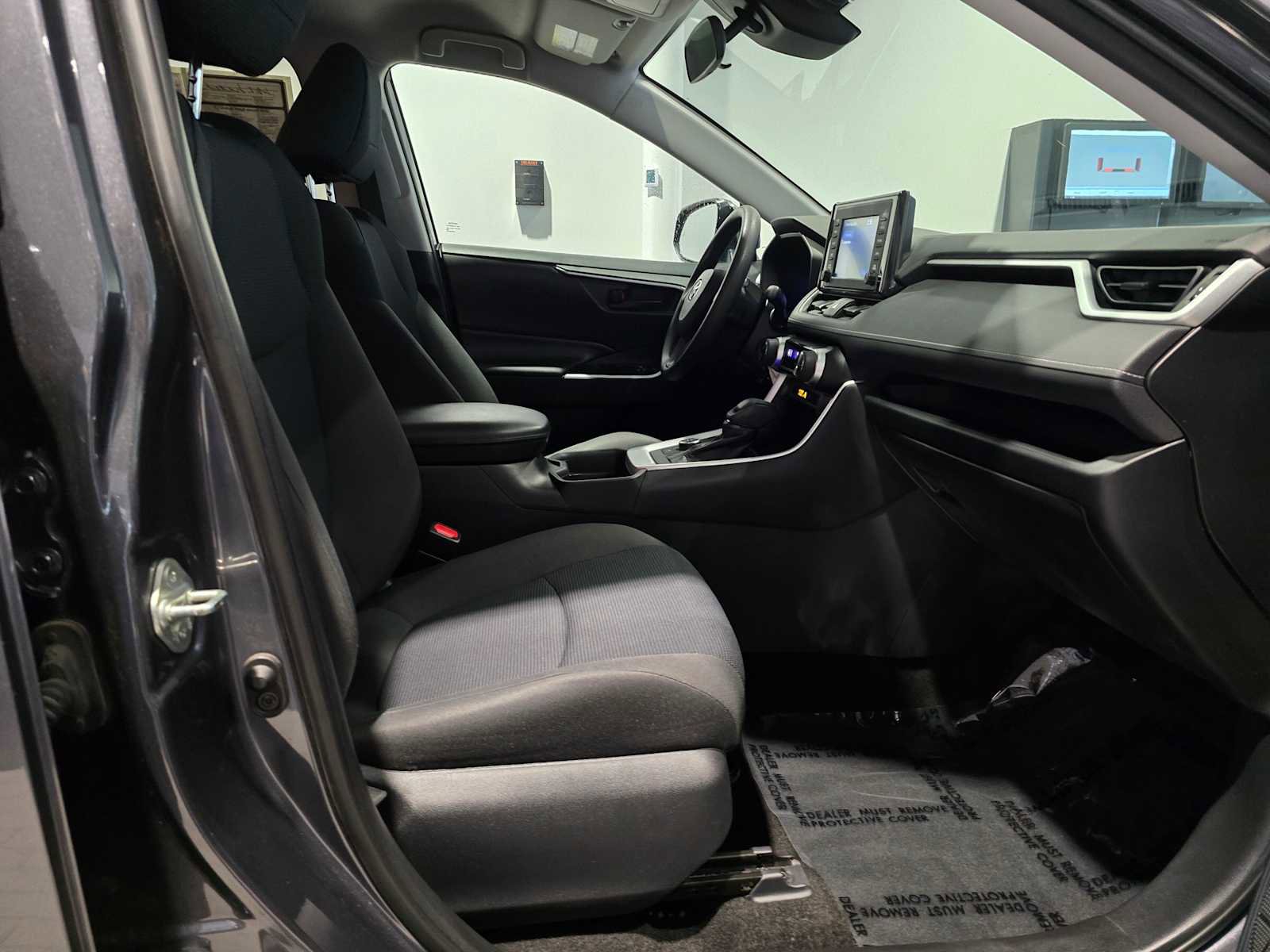 Used 2019 Toyota RAV4 LE image 13