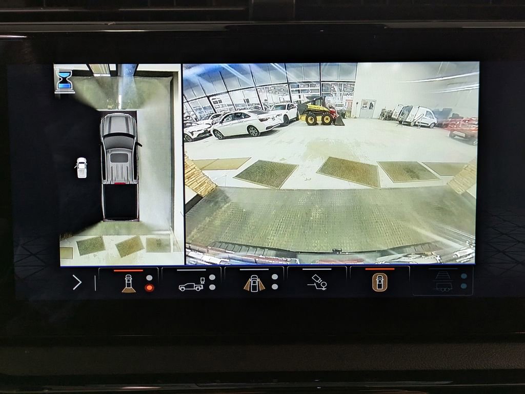 Used 2025 GMC Sierra 1500 AT4 w/ Technology Package image 14