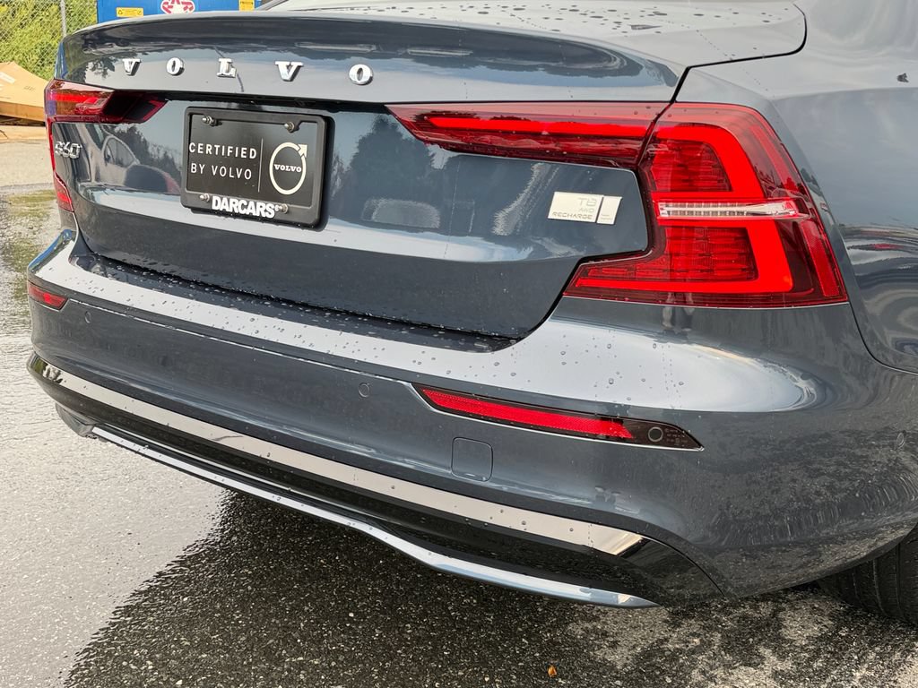 Certified 2023 Volvo S60 T8 Plus AWD/4WD image 10