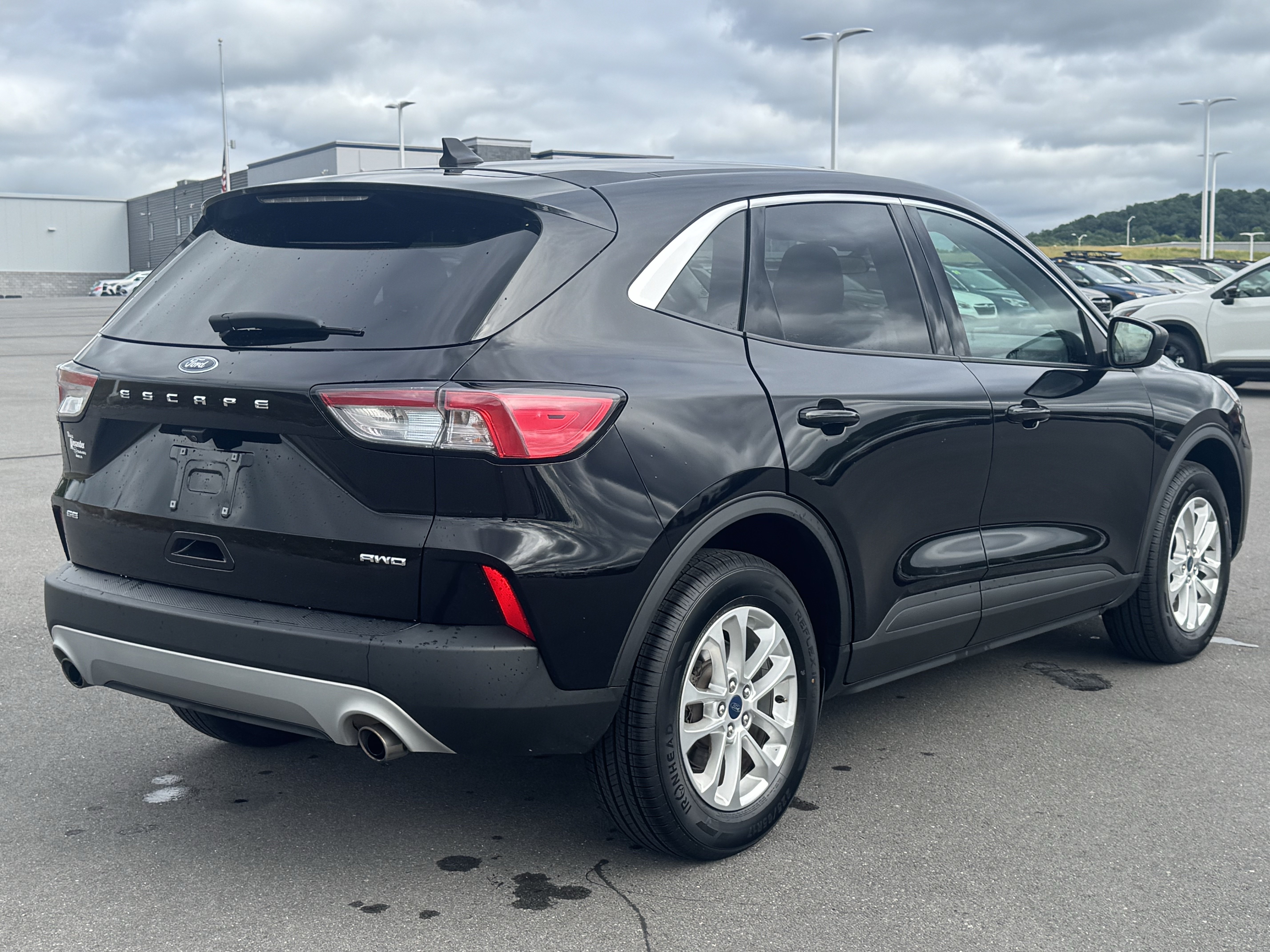 Used 2022 Ford Escape SE w/ Convenience Package AWD/4WD image 3