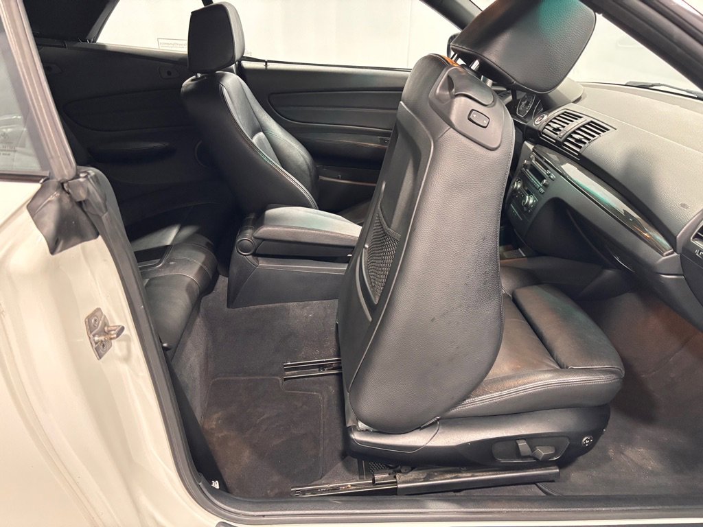 Used 2012 BMW 128i Convertible image 23