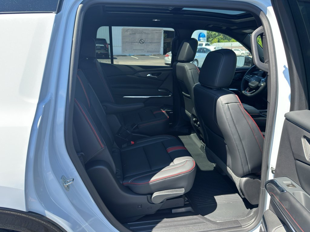 New 2027 Chevrolet Traverse RS w/ LPO, Floor Liner Package AWD/4WD image 30