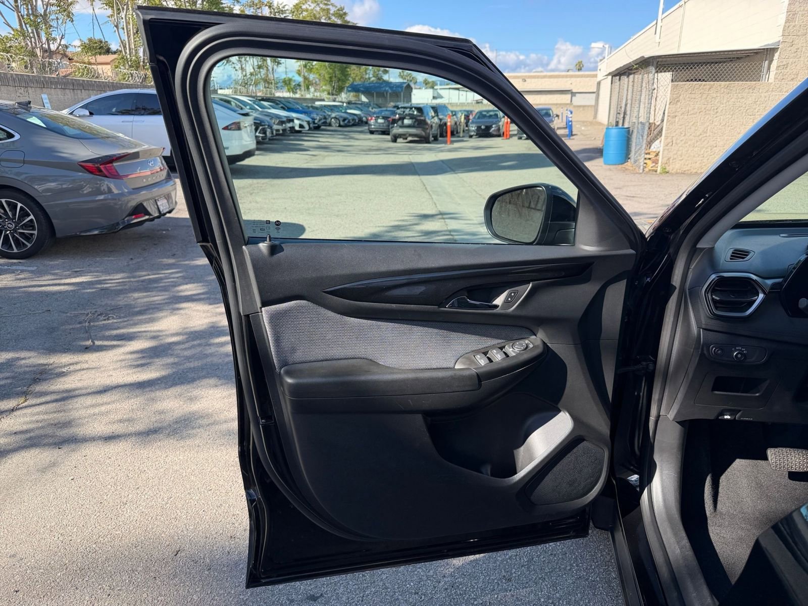 Used 2025 Chevrolet TrailBlazer LT image 18