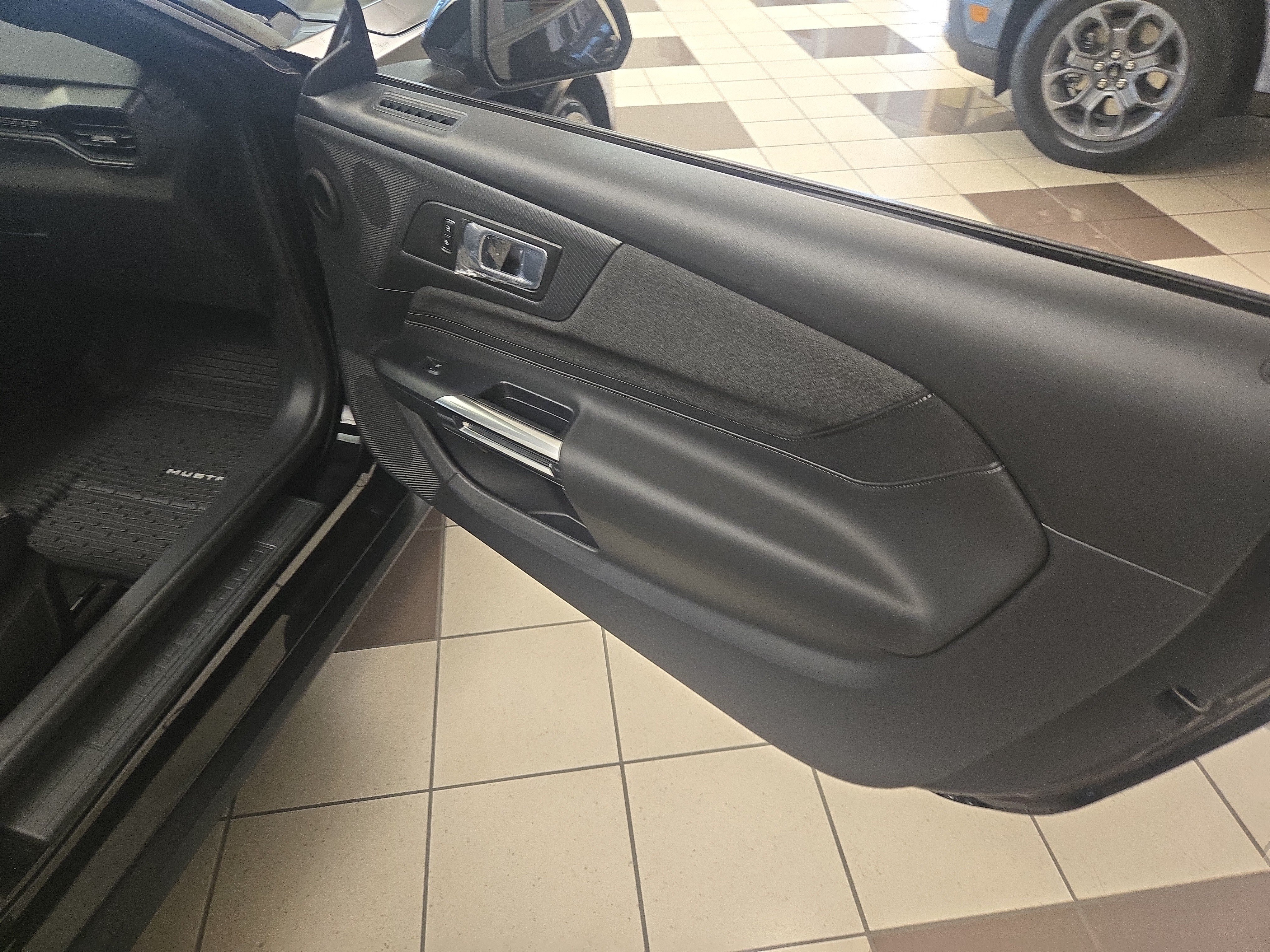 Used 2026 Ford Mustang Convertible RWD image 23
