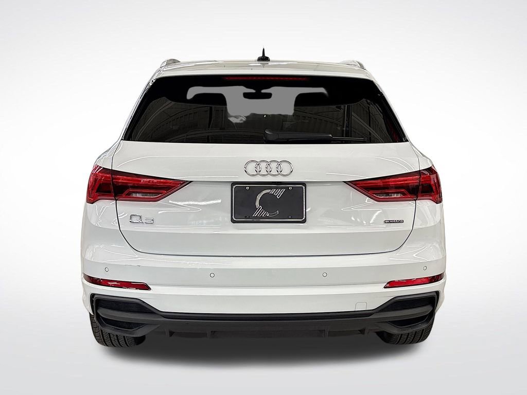 Used 2025 Audi Q3 2.0T Premium w/ Convenience Package image 4