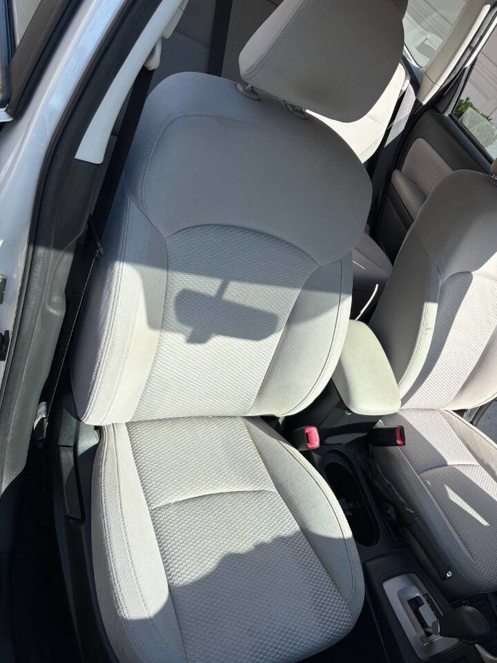 Used 2018 Subaru Forester 2.5i AWD/4WD image 18