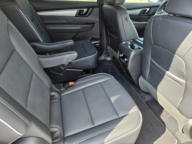 Used 2025 Buick Enclave Preferred AWD/4WD image 19