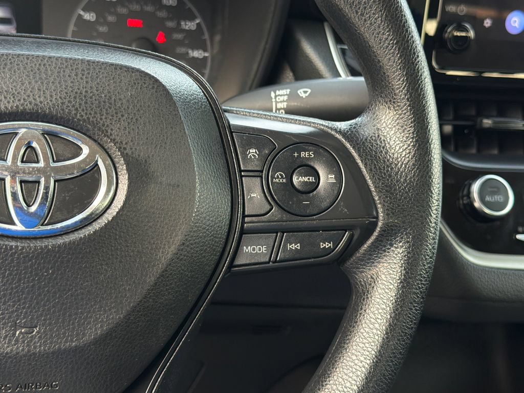 Used 2025 Toyota Corolla LE w/ Convenience Package FWD image 24
