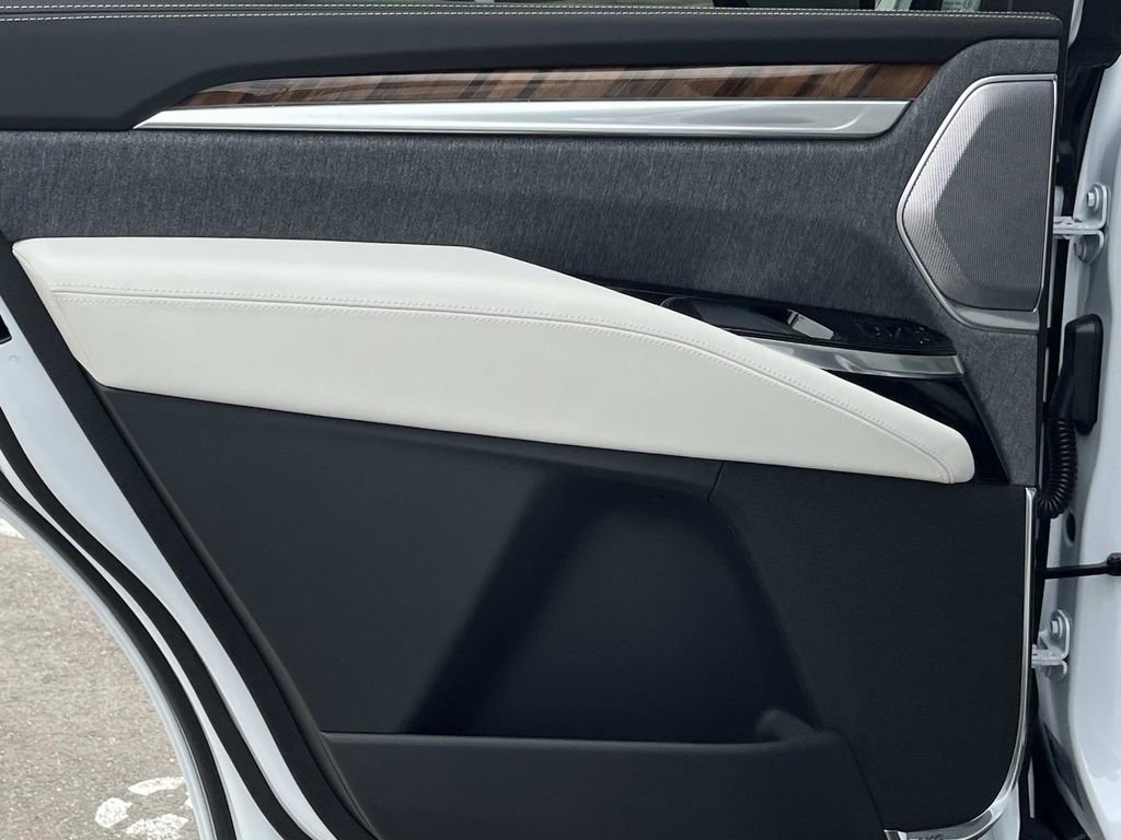 New 2026 Cadillac Escalade Platinum Sport w/ LPO, ONYX Package image 24