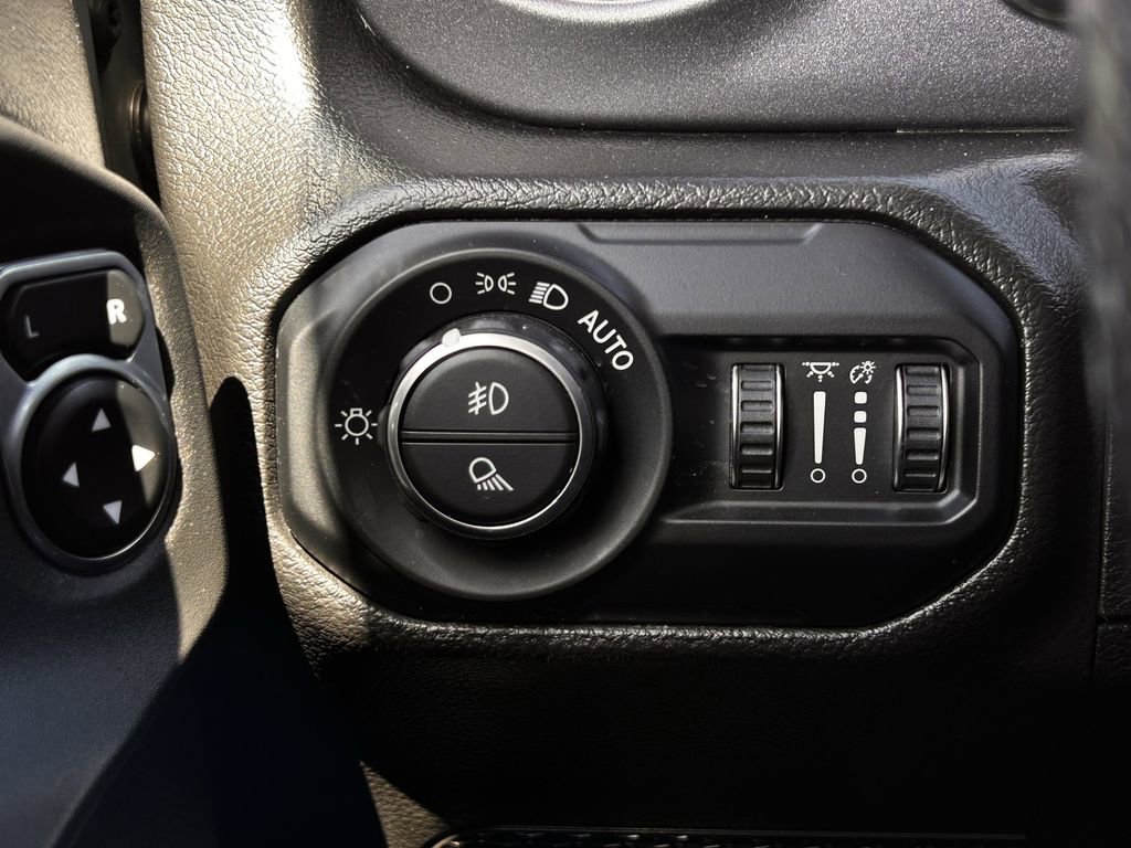 Used 2022 Jeep Gladiator Mojave w/ Trailer Tow Package image 26