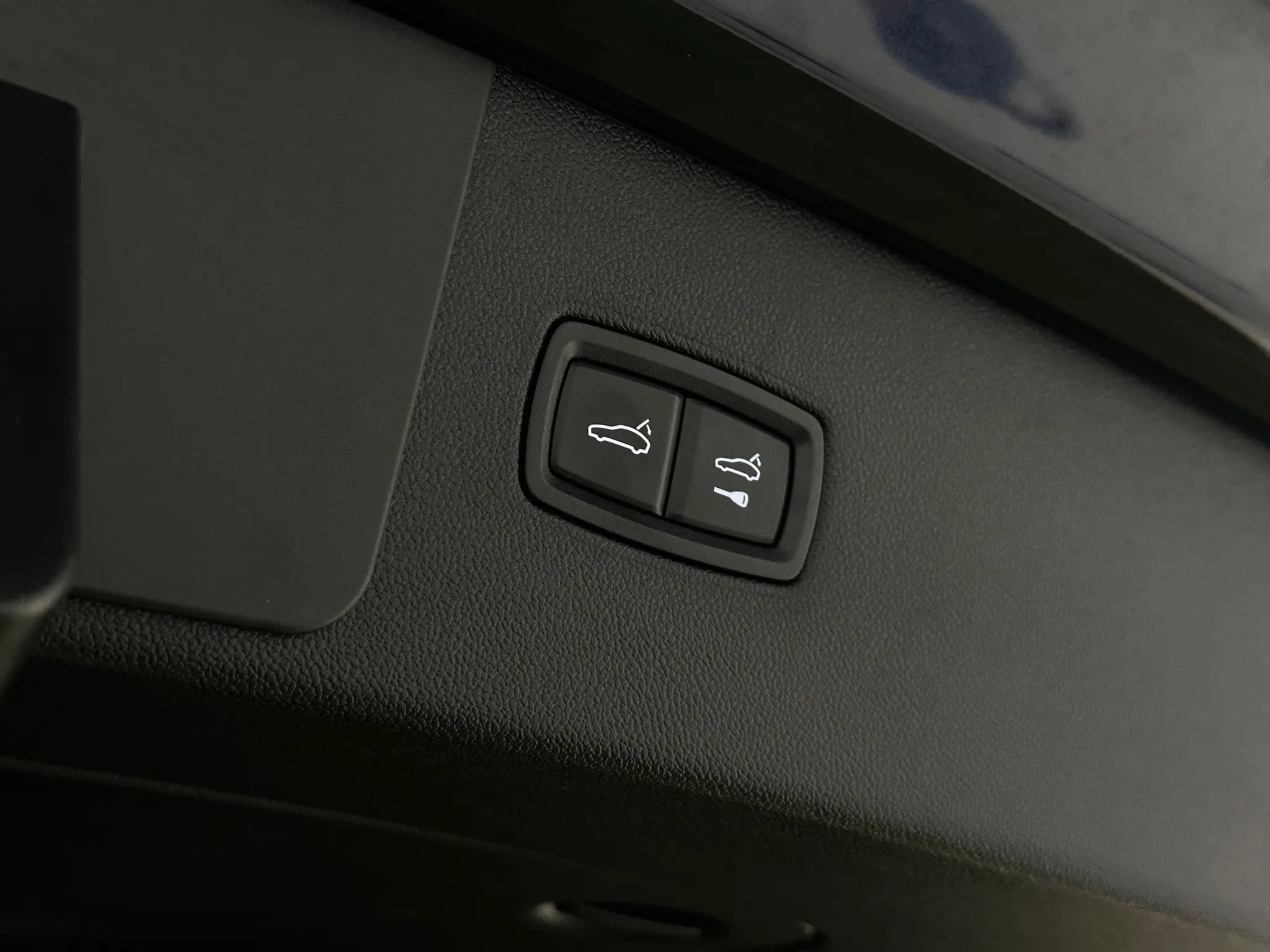 Used 2022 Porsche Cayenne Sport Utility 4D image 19