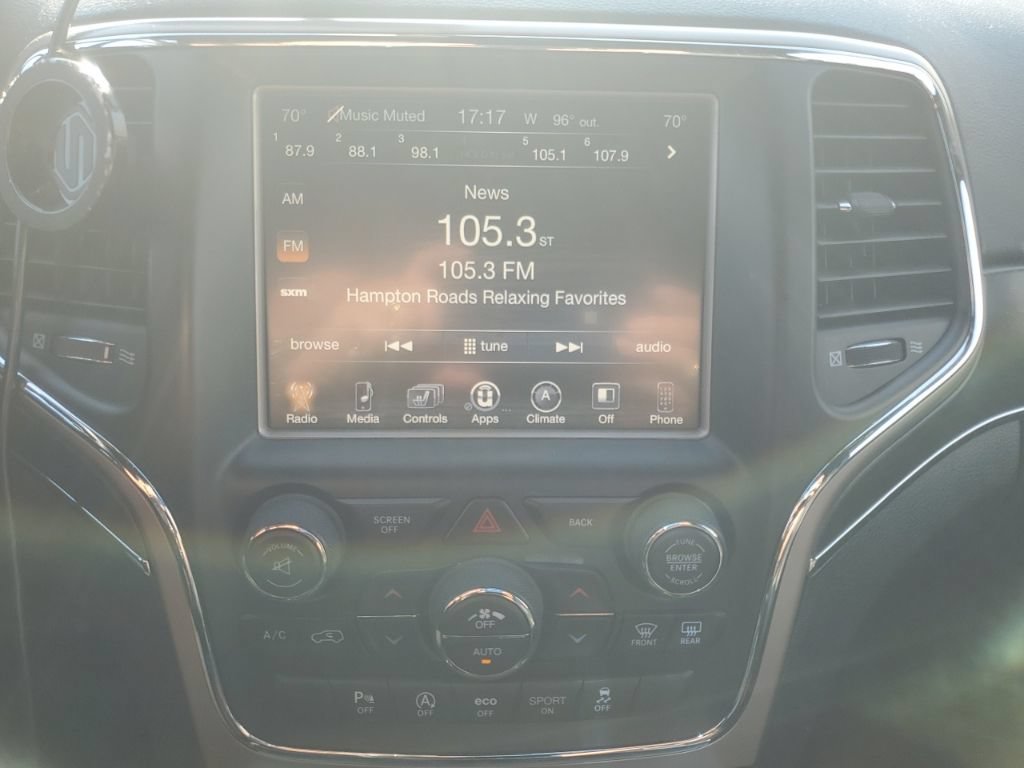 Used 2017 Jeep Grand Cherokee Limited AWD/4WD image 17