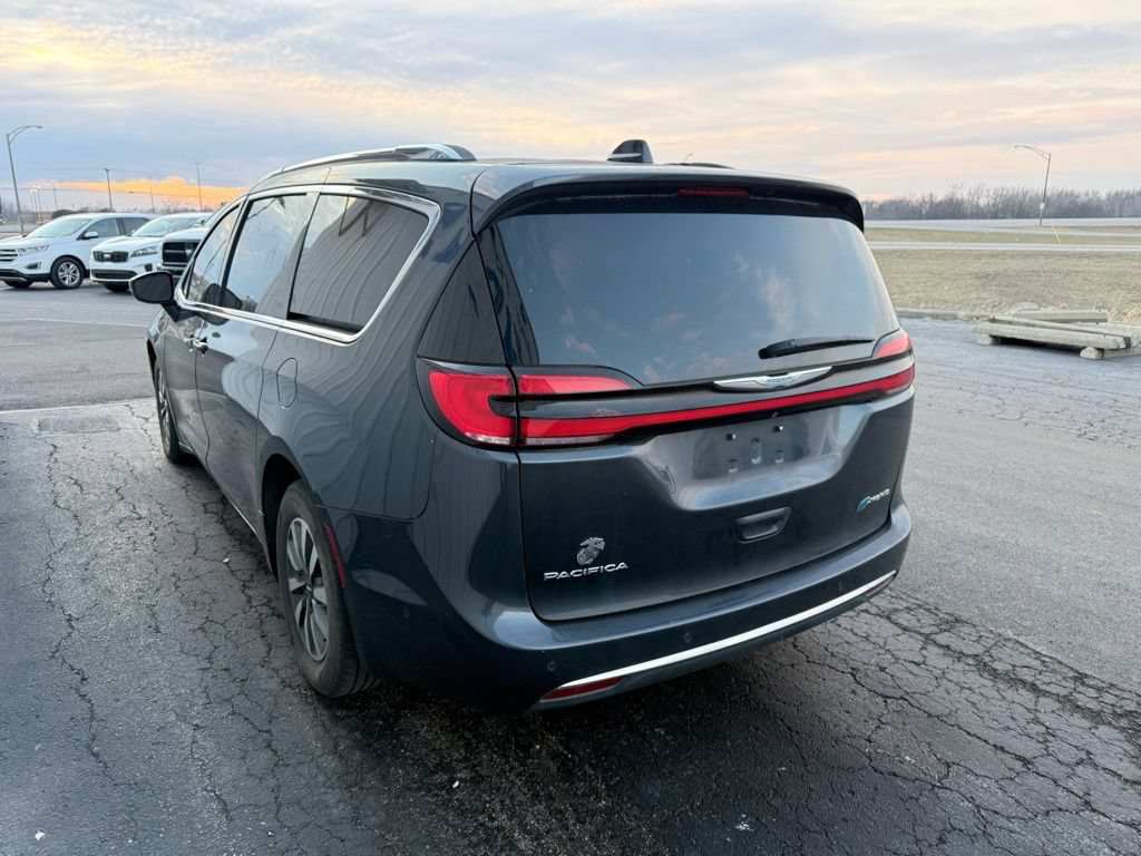 Used 2021 Chrysler Pacifica Touring-L FWD image 6
