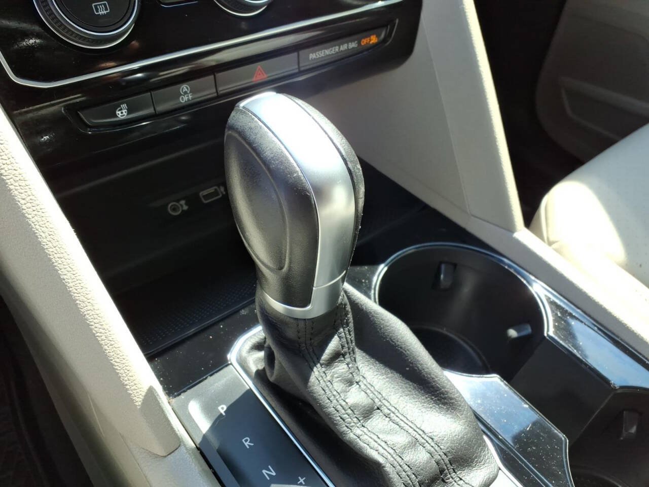 Used 2019 Volkswagen Atlas SEL AWD/4WD image 27