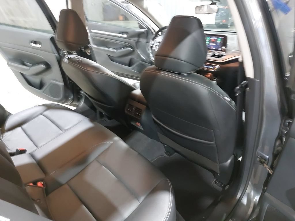 Used 2022 Nissan Altima 2.5 SL AWD/4WD image 11