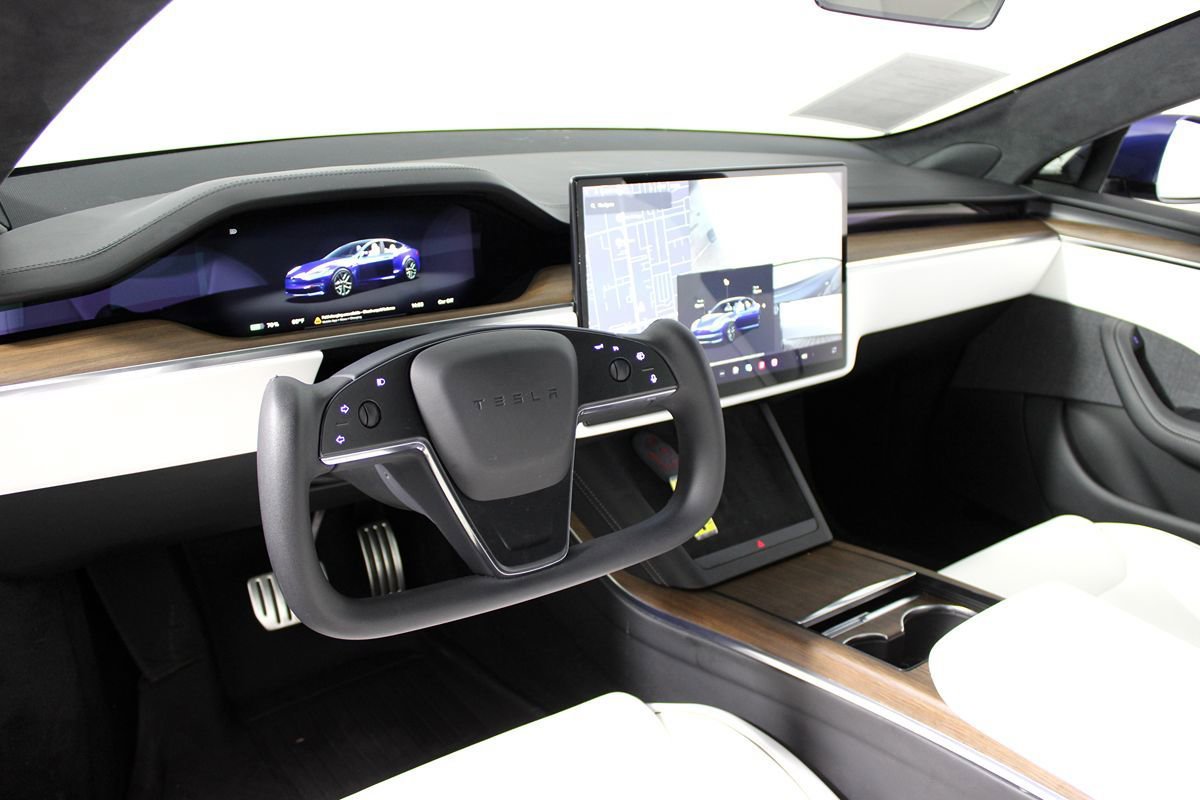 Used 2022 Tesla Model S Plaid AWD/4WD image 8