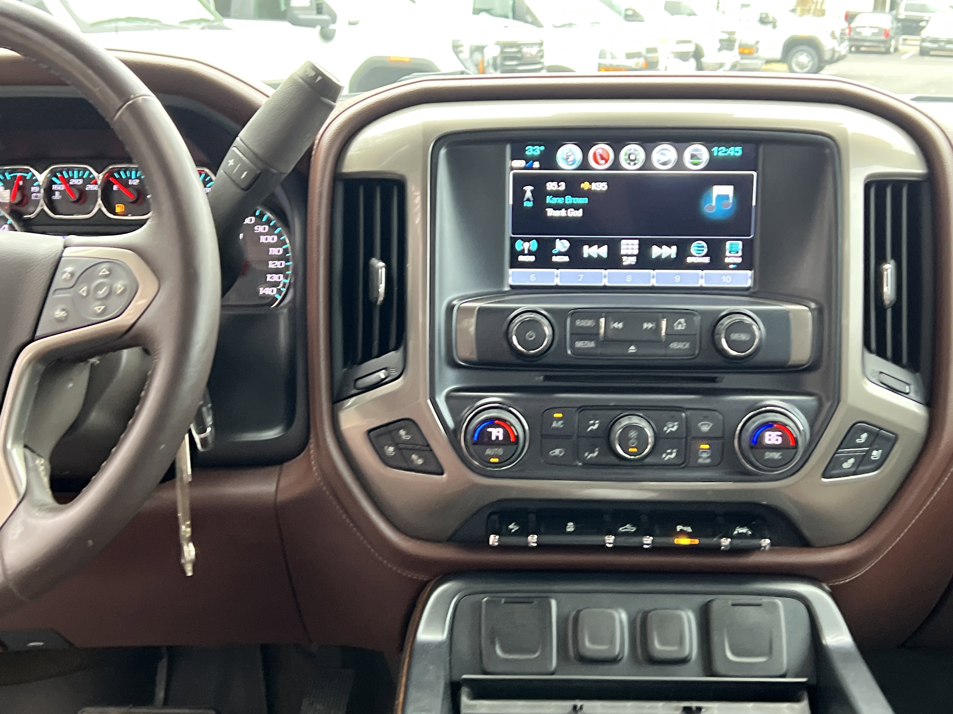 Used 2018 Chevrolet Silverado 1500 High Country image 30
