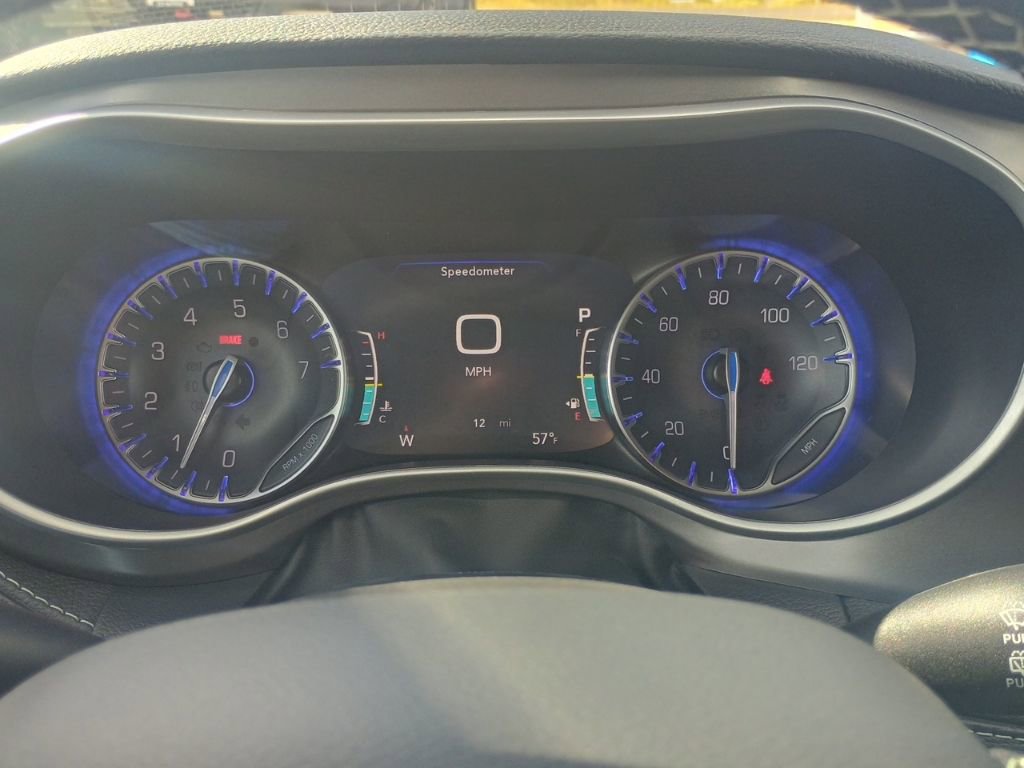 New 2025 Chrysler Pacifica Select image 31