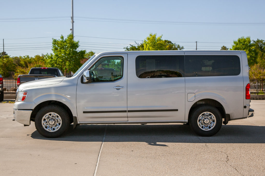 Used 2018 Nissan NV 3500 SL RWD image 8