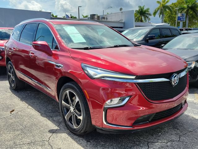 Used 2022 Buick Enclave Essence w/ Experience Buick Package FWD image 2