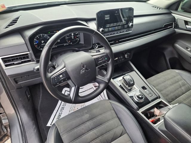 Used 2024 Mitsubishi Outlander SE image 14